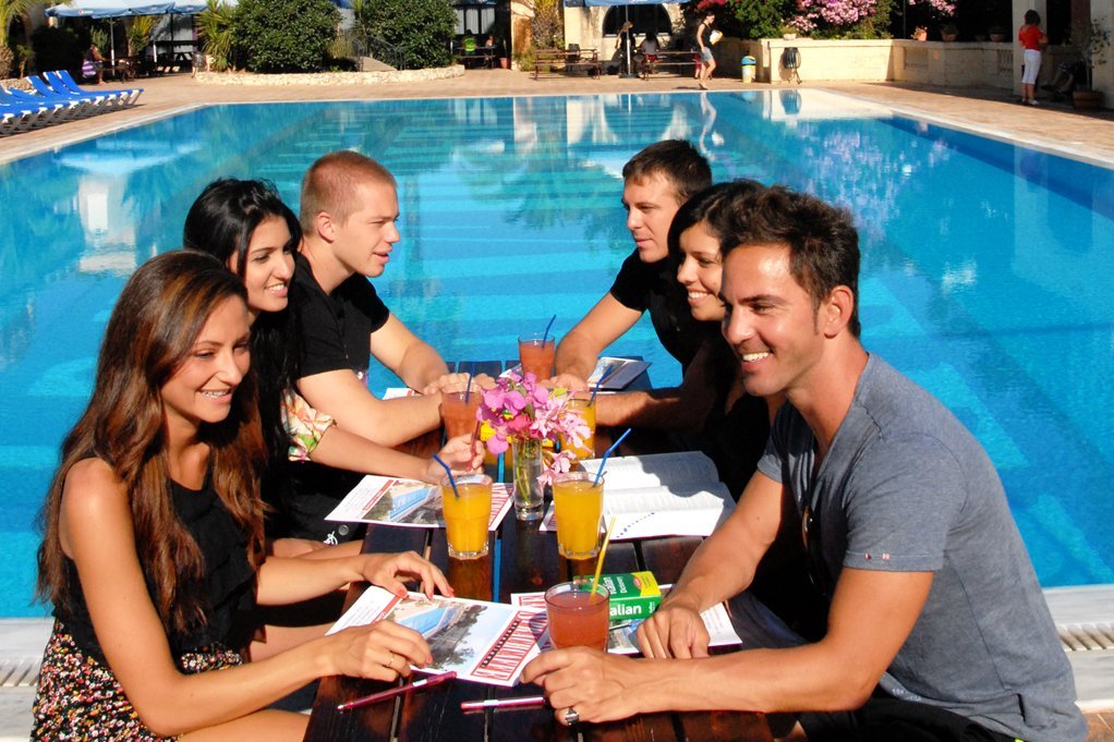 cursos de inglês em malta para adultos